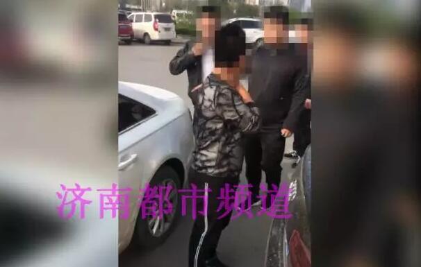 章丘警方處理交通事故 竟查出四十多人特大販毒團伙