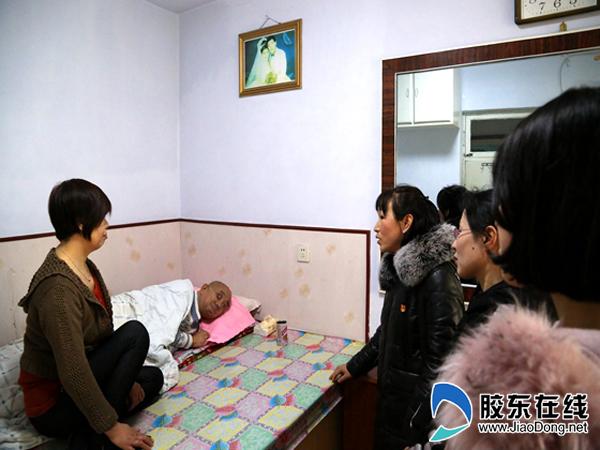 長島縣第一實驗學校團委慰問困難群眾