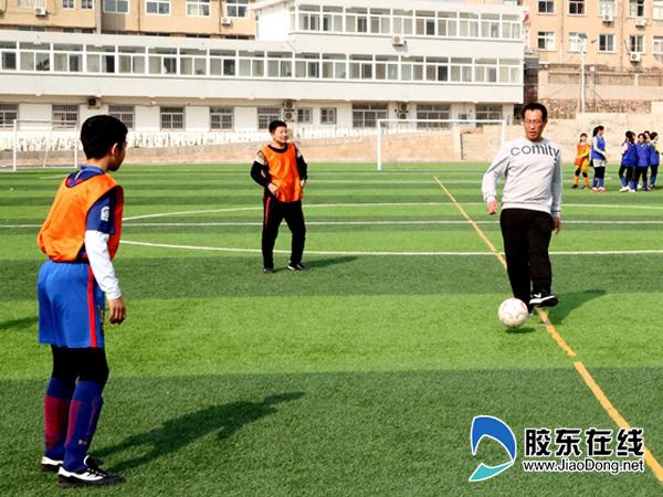 長島縣第一實驗學?！靶ｉL杯”足球比賽拉開序幕